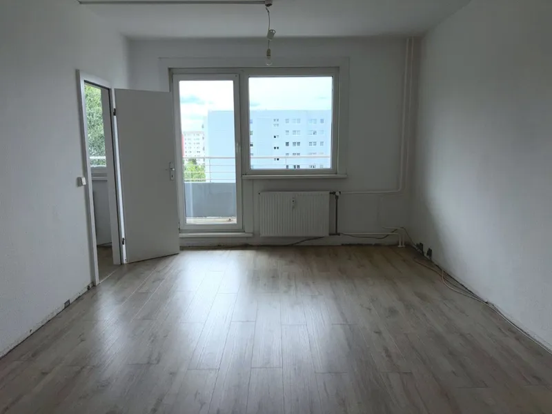 Einziehen & wohlfühlen - Singlewohnung mit großem Balkon! — photo 1